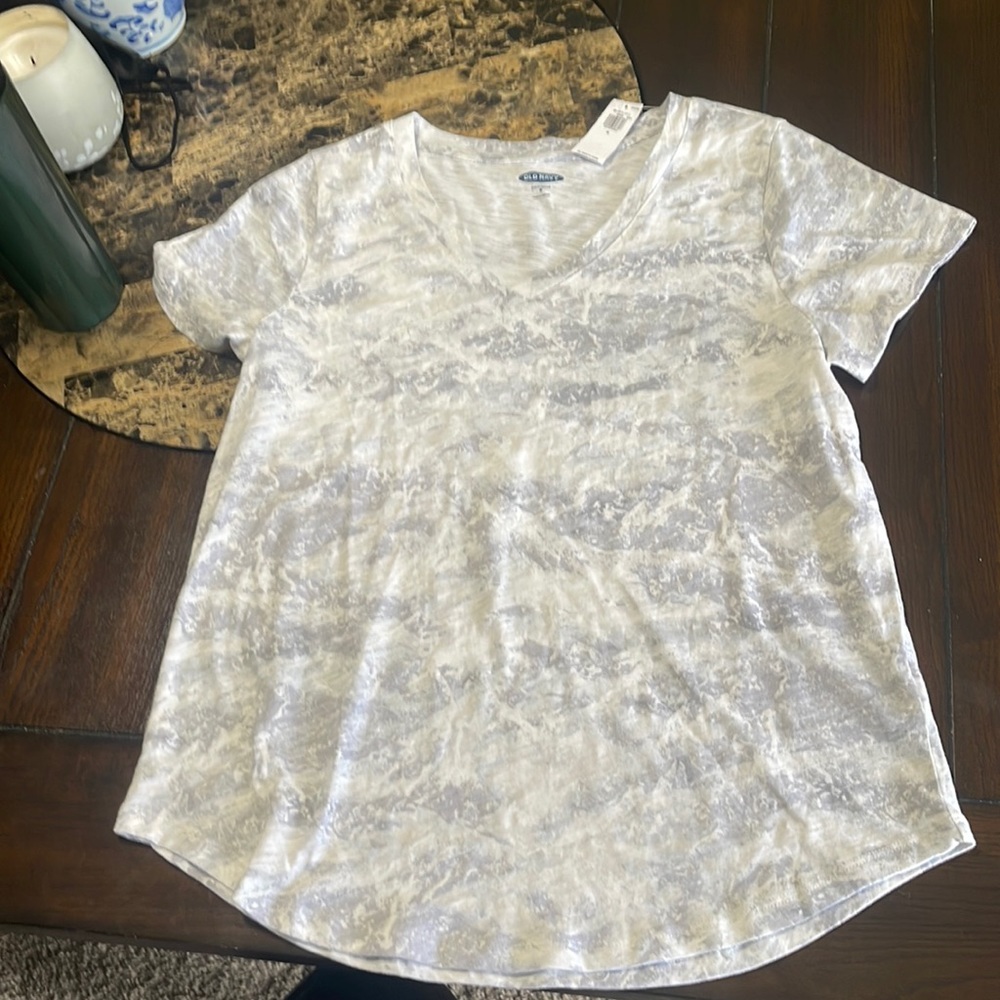 New with tag Medium Marble Old Navy Tee Shirt